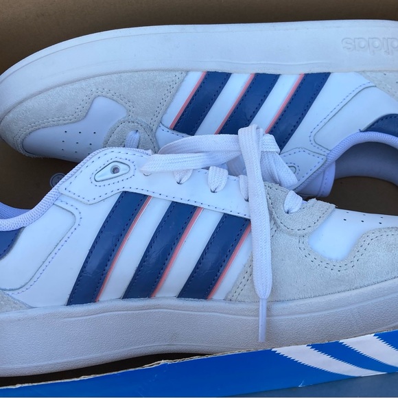 Adidas - Picture 6 of 10